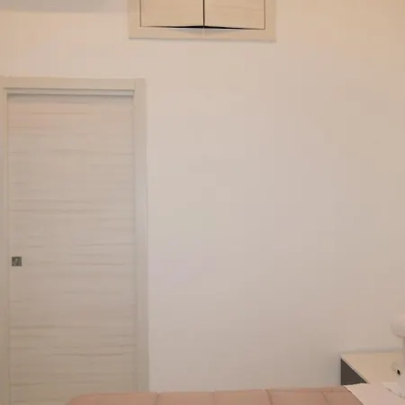 Apartment Yuna Rent - Vittorio 50