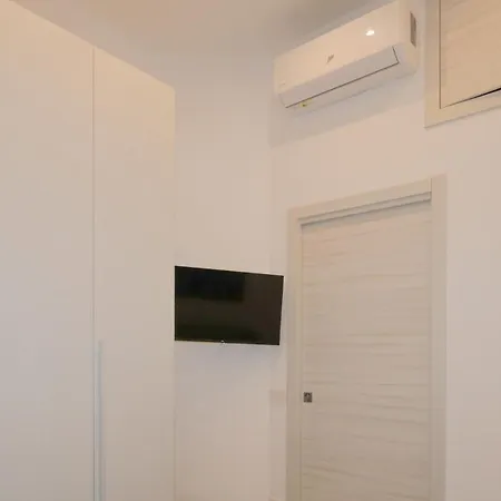 Yuna Rent - Vittorio 50 Apartment *